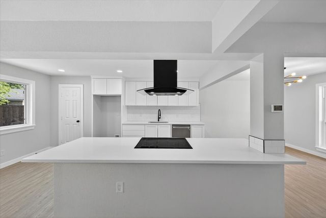 901 Huntington Drive, Lewisville, TX 75067