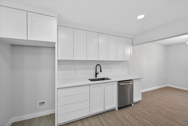 901 Huntington Drive, Lewisville, TX 75067