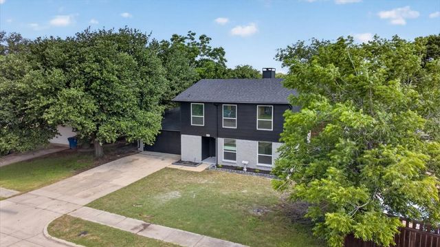 901 Huntington Drive, Lewisville, TX 75067