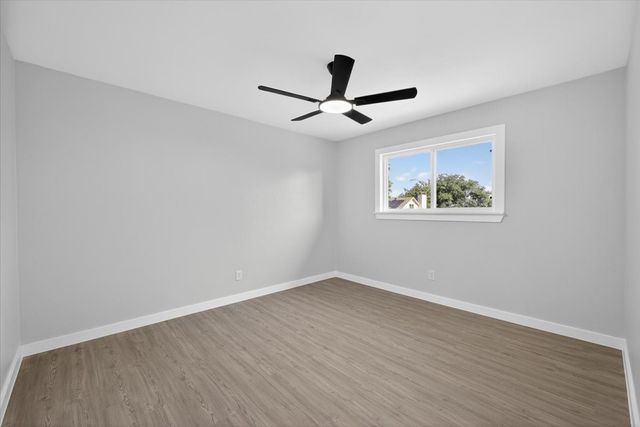 901 Huntington Drive, Lewisville, TX 75067