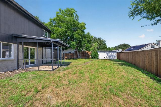 901 Huntington Drive, Lewisville, TX 75067