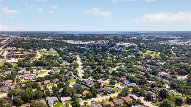 901 Huntington Drive, Lewisville, TX 75067