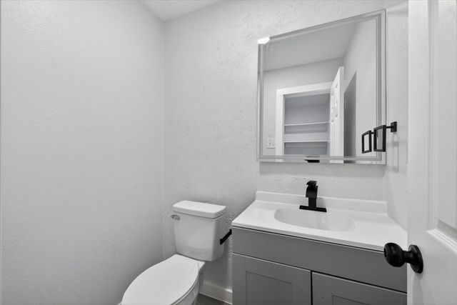 901 Huntington Drive, Lewisville, TX 75067