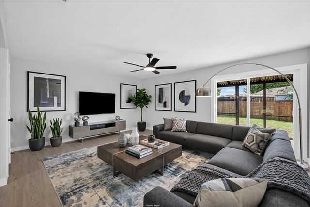 901 Huntington Drive, Lewisville, TX 75067
