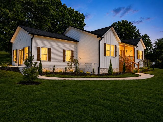 899 Southerland Rd, Dickson, TN 37055