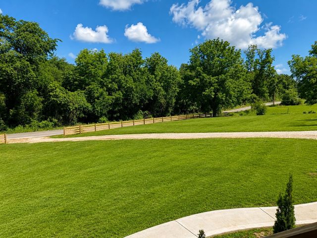 899 Southerland Rd, Dickson, TN 37055