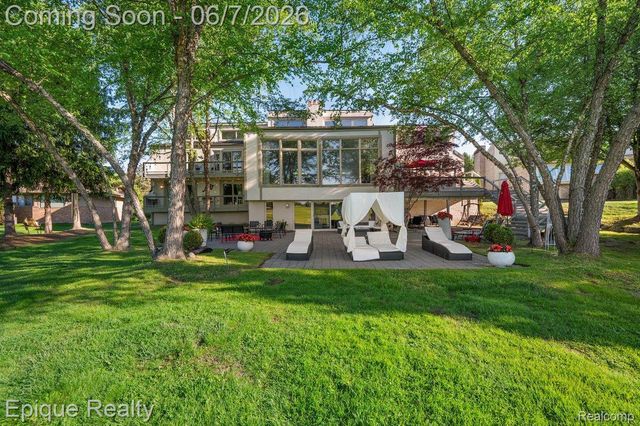 1848 Golf Ridge Drive S, Bloomfield Hills, MI 48302
