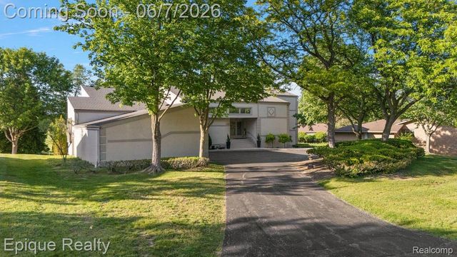1848 Golf Ridge Drive S, Bloomfield Hills, MI 48302