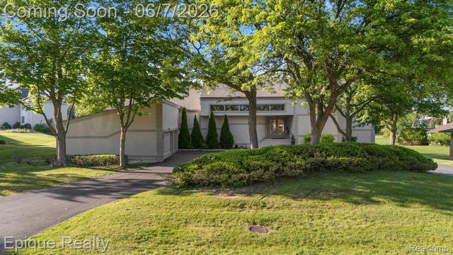 1848 Golf Ridge Drive S, Bloomfield Hills, MI 48302