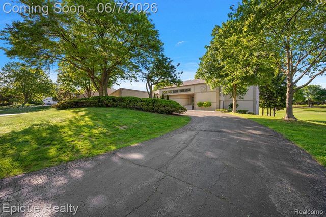 1848 Golf Ridge Drive S, Bloomfield Hills, MI 48302
