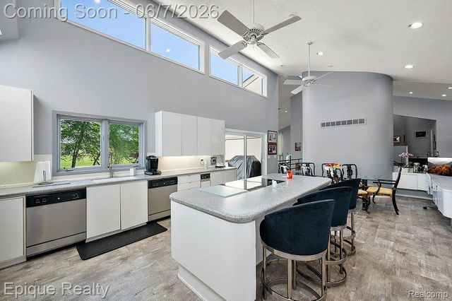 1848 Golf Ridge Drive S, Bloomfield Hills, MI 48302