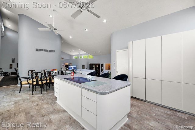 1848 Golf Ridge Drive S, Bloomfield Hills, MI 48302