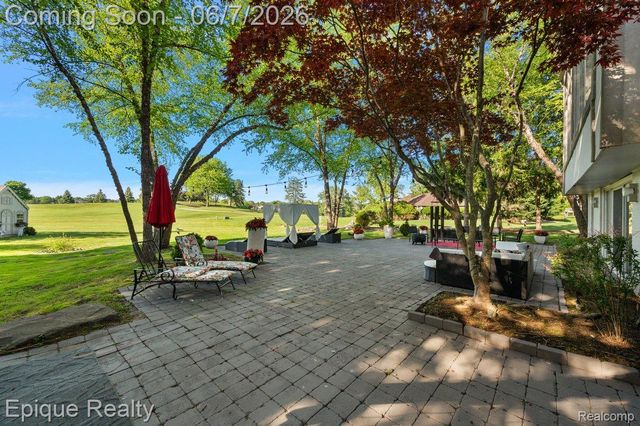 1848 Golf Ridge Drive S, Bloomfield Hills, MI 48302