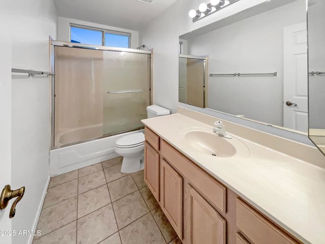 3869 W CHARLOTTE Drive, Glendale, AZ 85310