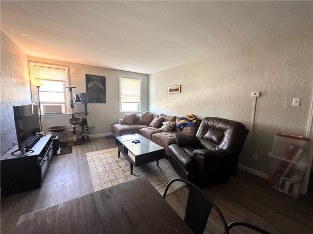 422 Mill St D, Coraopolis, PA 15108