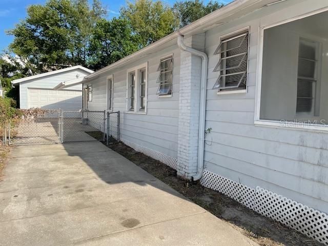 6917 N LYNN AVENUE, Tampa, FL 33604