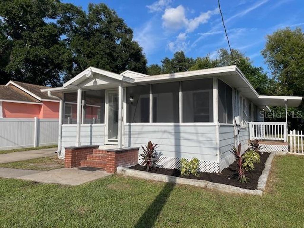 6917 N LYNN AVENUE, Tampa, FL 33604