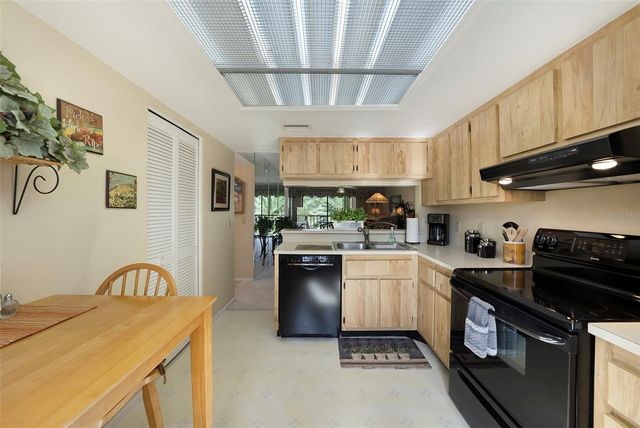 124 W CYPRESS COURT, Oldsmar, FL 34677