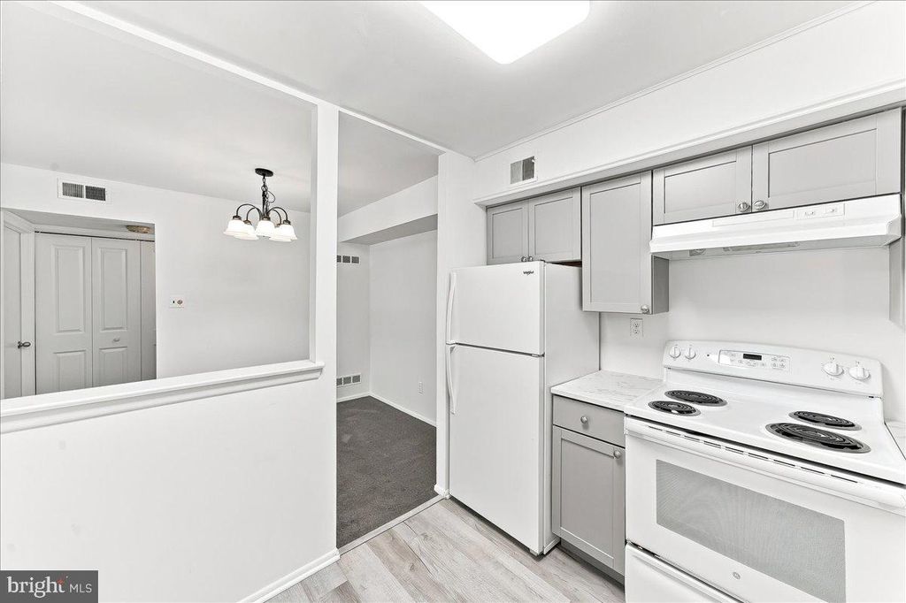5200 HILLTOP DR #B-22, BROOKHAVEN, PA 19015 — photo 4