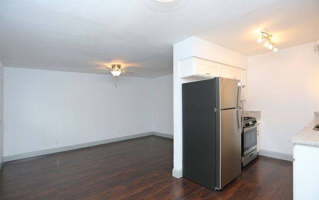 404 E 9th Street 8-104, Dallas, TX 75203