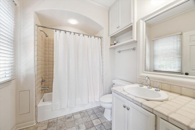 2207 Dunraven Lane, Houston, TX 77019