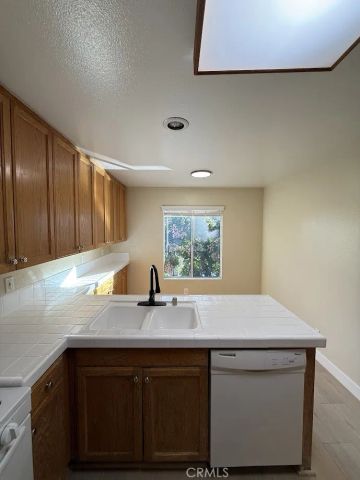 15766 Midwood 4, Granada Hills, CA 91344