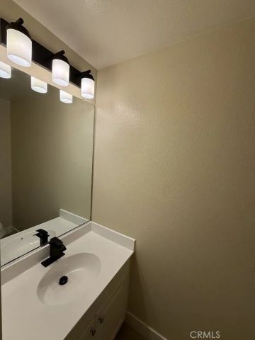 15766 Midwood 4, Granada Hills, CA 91344