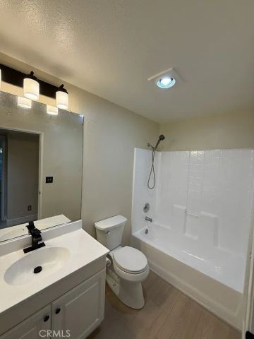 15766 Midwood 4, Granada Hills, CA 91344