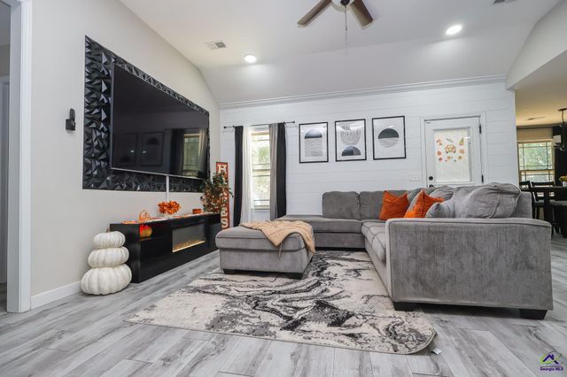 108 Hughes Drive, Warner Robins, GA 31093