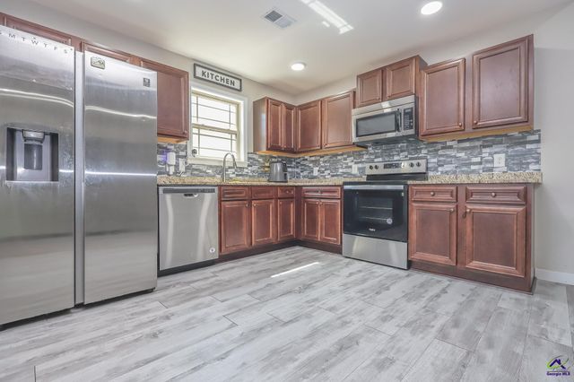 108 Hughes Drive, Warner Robins, GA 31093