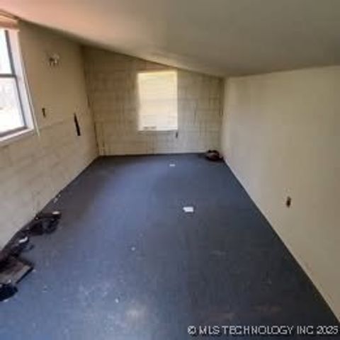 416784 Delaware Drive, Checotah, OK 74426