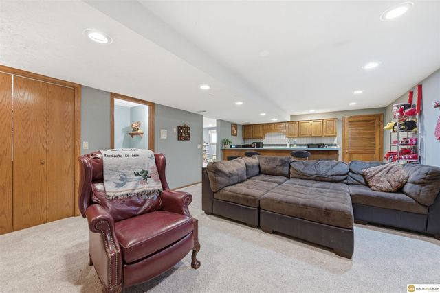 1693 S 153rd Street, Omaha, NE 68144
