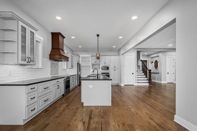 5296 Cross Plains Rd, White House, TN 37188