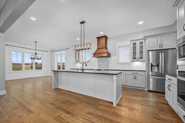 5296 Cross Plains Rd, White House, TN 37188