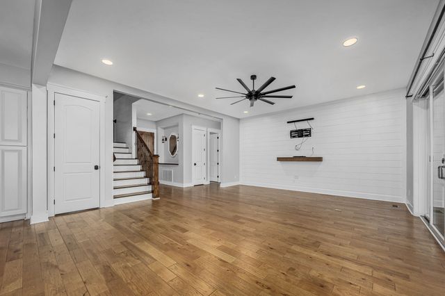 5296 Cross Plains Rd, White House, TN 37188