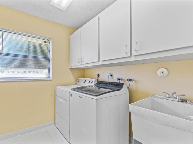 2940 NW 114th Way, Coral Springs, FL 33065