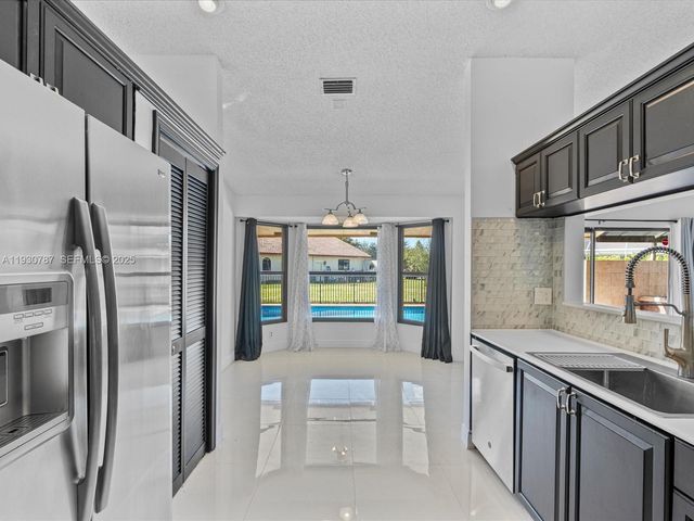 2940 NW 114th Way, Coral Springs, FL 33065