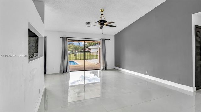 2940 NW 114th Way, Coral Springs, FL 33065
