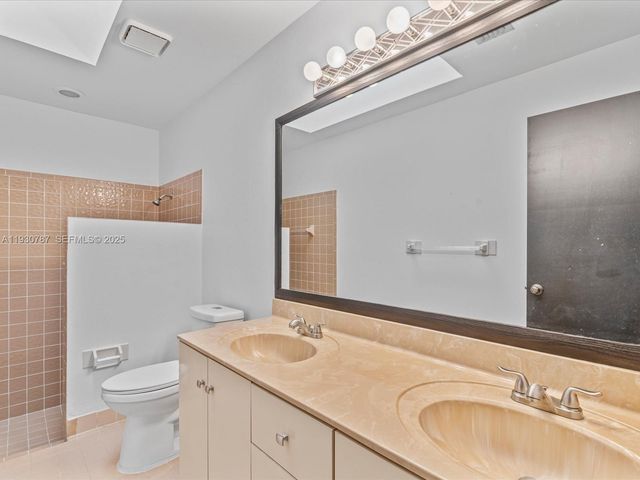 2940 NW 114th Way, Coral Springs, FL 33065