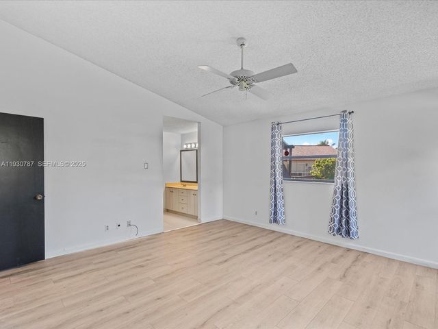 2940 NW 114th Way, Coral Springs, FL 33065