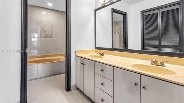 2940 NW 114th Way, Coral Springs, FL 33065