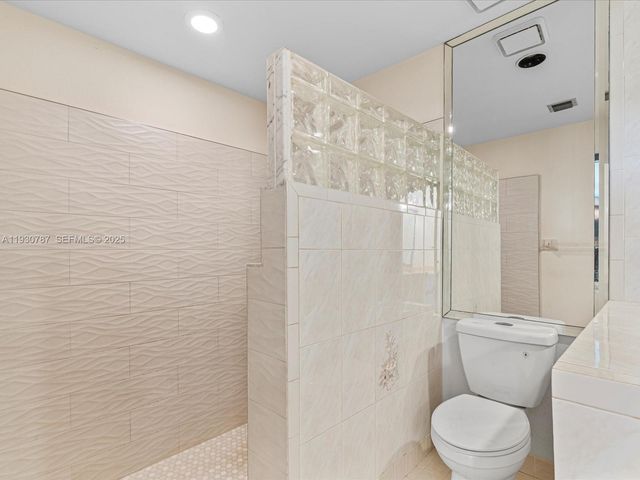 2940 NW 114th Way, Coral Springs, FL 33065