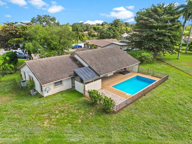 2940 NW 114th Way, Coral Springs, FL 33065