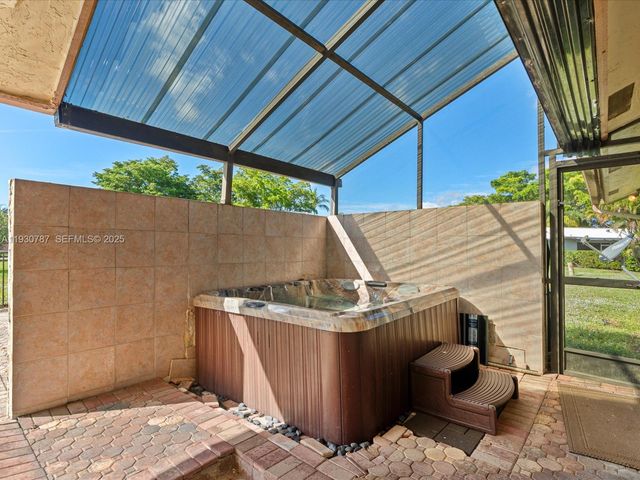 2940 NW 114th Way, Coral Springs, FL 33065