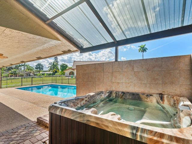 2940 NW 114th Way, Coral Springs, FL 33065