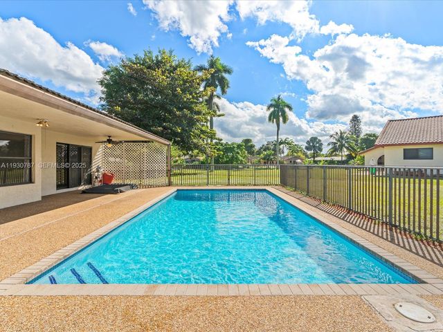 2940 NW 114th Way, Coral Springs, FL 33065