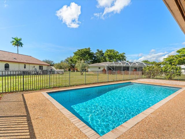 2940 NW 114th Way, Coral Springs, FL 33065