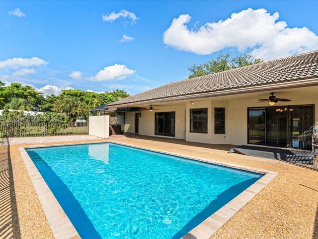 2940 NW 114th Way, Coral Springs, FL 33065