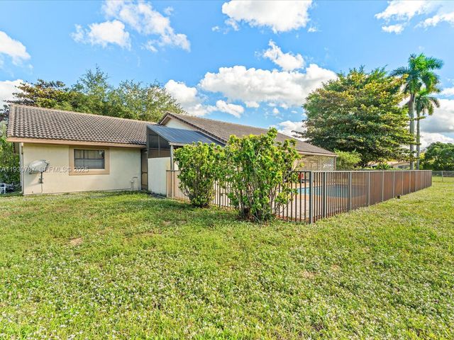 2940 NW 114th Way, Coral Springs, FL 33065