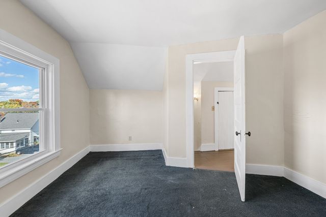 38 Park St, Hudson, MA 01749